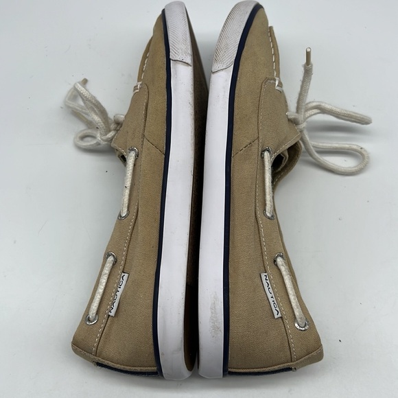 Nautica Tan and Navy Slip on Boat Shoes size 6.5 - Picture 5 of 8